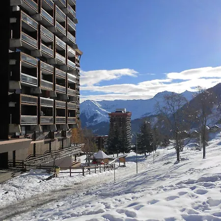 Lumineux Skis Aux Pieds Avec Balcon, Piscine Et Casier A Skis - Fr-1-267-294 Appartement *