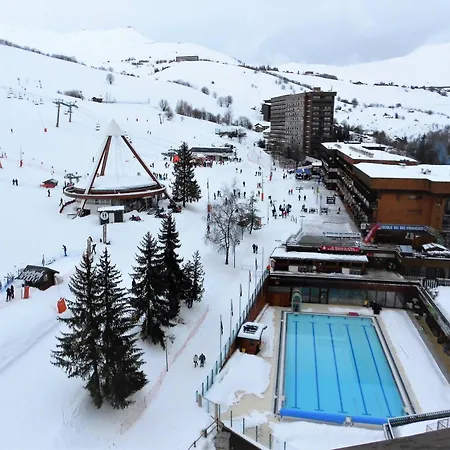 Apartment Skis Aux Pieds Avec Balcon Et Acces Piscine Le Corbier