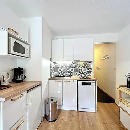 Apartment Skis Aux Pieds Avec Balcon Et Acces Piscine Le Corbier