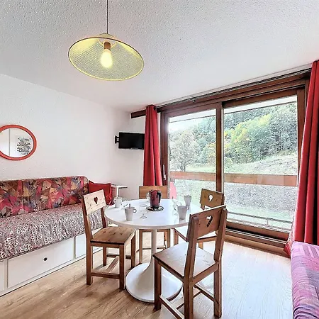 Apartment Skis Aux Pieds Avec Balcon Et Acces Piscine *